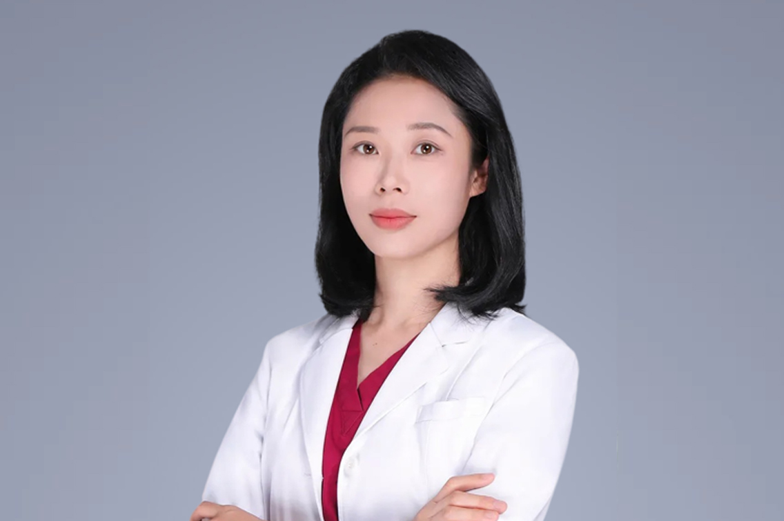 欢迎「黄山娟博士」加入艾维口腔